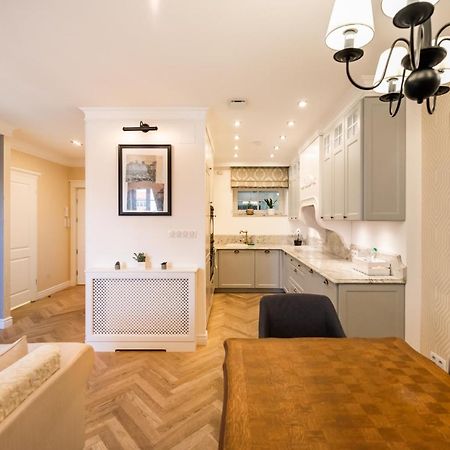 Lovely Apartment In The Heart Of Varsó Kültér fotó
