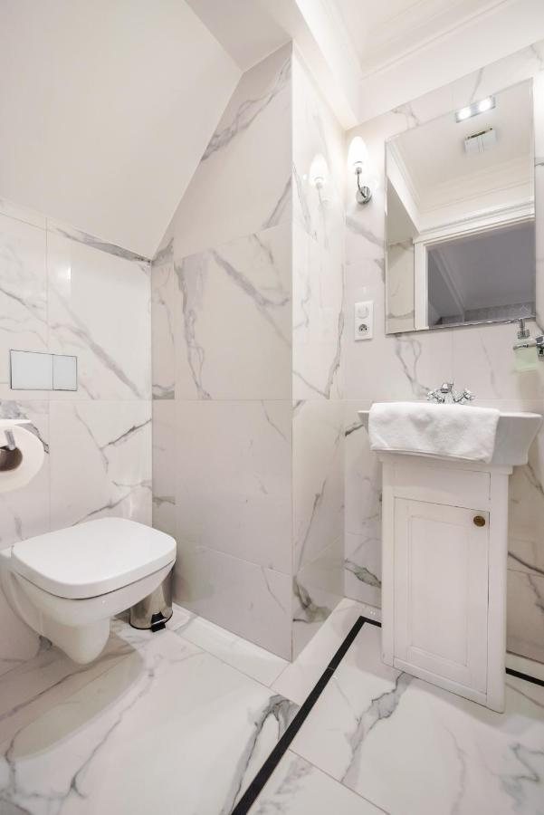 Lovely Apartment In The Heart Of Varsó Kültér fotó